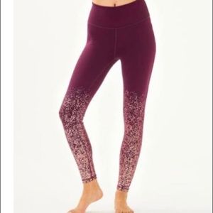 Lilly Pulitzer Luxletic Weekender Size S Cabernet